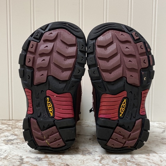 Keen shellback winter boots toddler size 11 - Picture 6 of 9